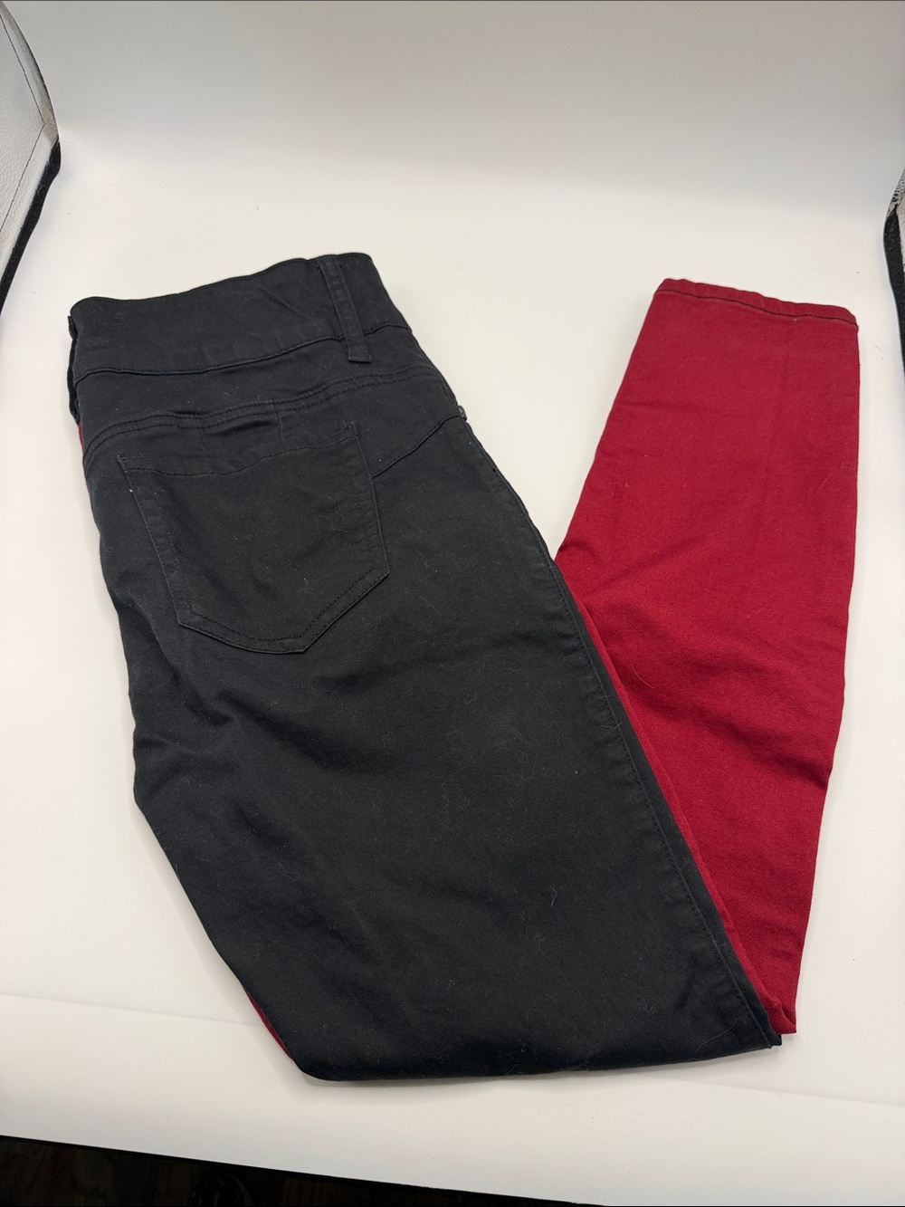 HT Hot Topic Goth Black and Red Skinny Jeans Pants 11